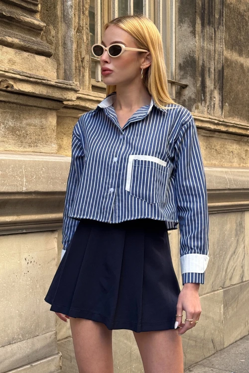 Lacivert Manşet Ve Cepleri Garnili Çizgili Oversize Crop Dokuma Gömlek BC231036