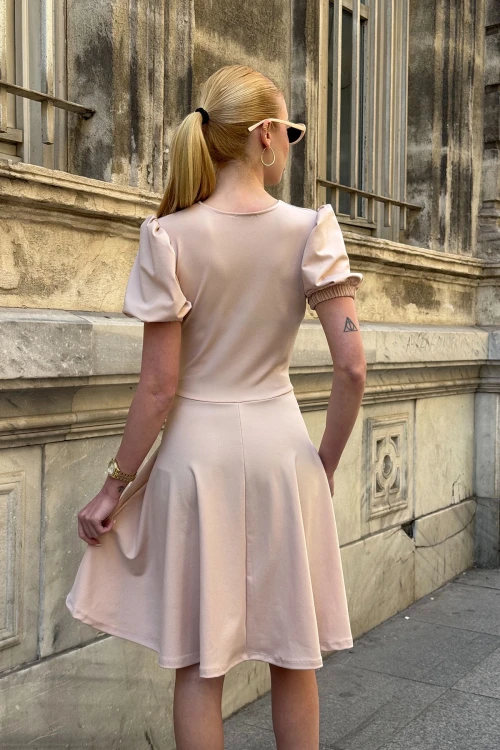 Pudra V Yaka Kolları Lastikli Düğme Detaylı Midi Boy Kloş Elbise BCDF-252194