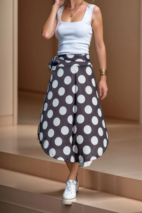 Siyah Asimetrik Kesim Puantiye Desenli Etek BCBSK-25700-K6101