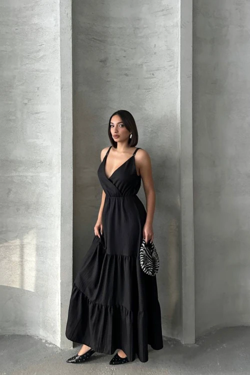 Siyah Askılı Kruvaze Yaka Eteği Kat Kat Volanlı Keten Elbise BCHN-25255049