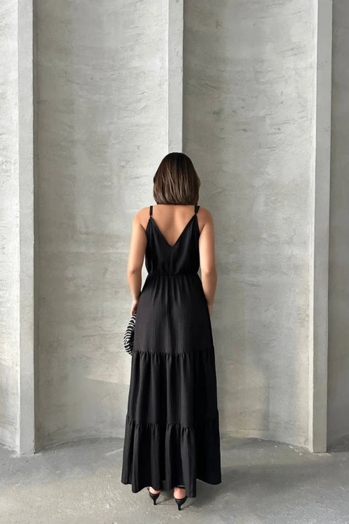 Siyah Askılı Kruvaze Yaka Eteği Kat Kat Volanlı Keten Elbise BCHN-25255049