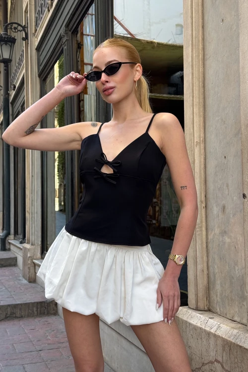 Siyah Ayarlanabilir İp Askılı Önü Bağlama Detaylı Yazlık Bluz BCDF-252187