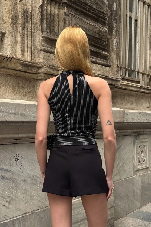 Siyah Çizgili Beli Kuşak Detaylı Halter Bluz