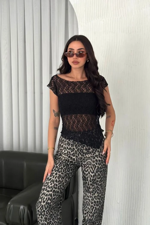 Siyah Kayık Yaka Dantel Bluz BCZK25SA362