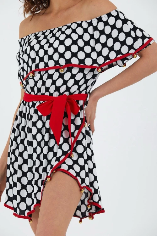 Siyah Madonna Yaka Desenli Volanlı Dokuma Elbise