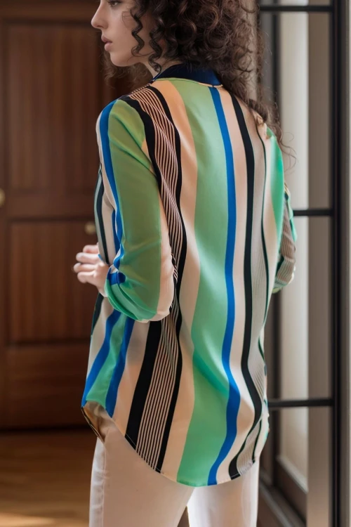 Siyah Mavi Yakası Yırtmaçlı Çizgili Krep Bluz BCBSK-25700-2752