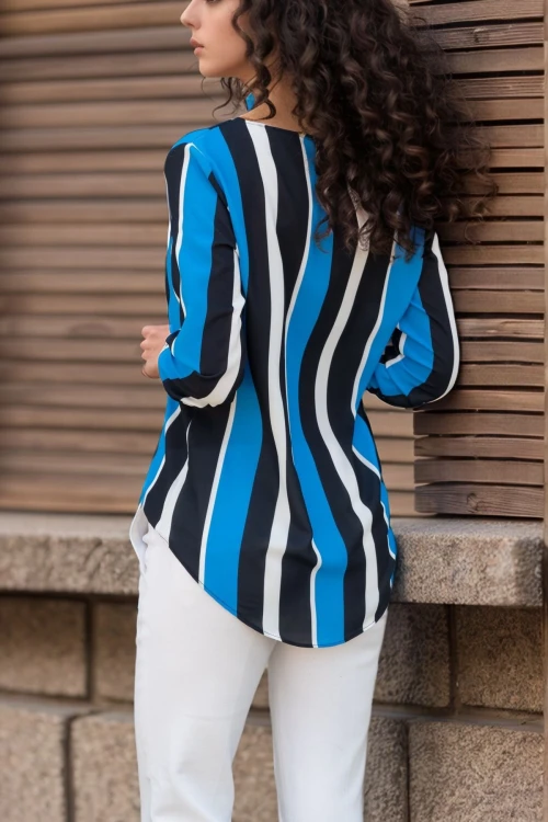 Siyah Saks Yakası Yırtmaçlı Krep Bluz BCBSK-25700-2841