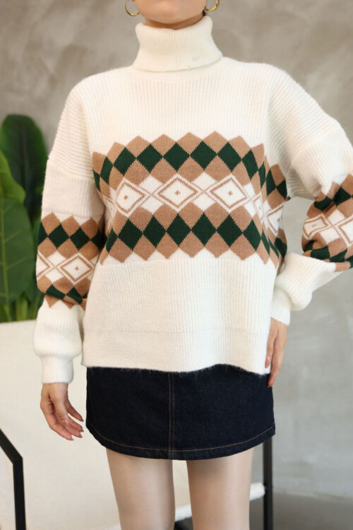 Bej Boğazlı Desenli Triko Kazak BCES-252010