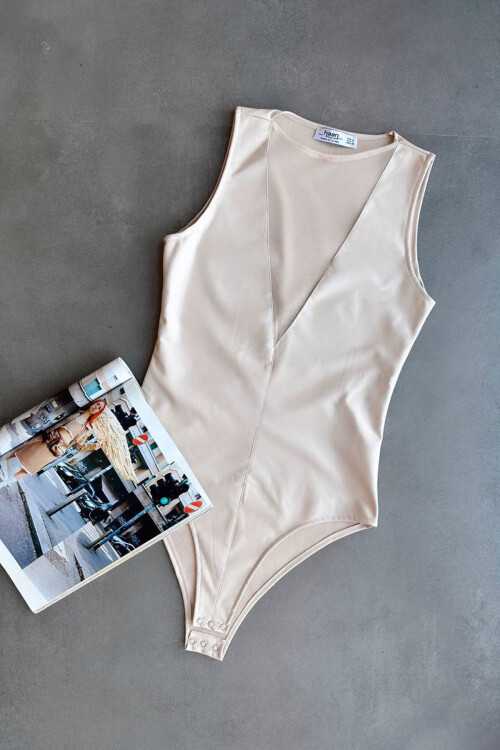 Bej Tül Detaylı Çıtçıtlı Suni Deri Body Bluz BCHN-2530000