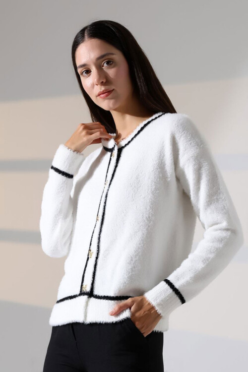 Beyaz Çizgi Detaylı Yumuşak Dokulu Triko Hırka BCES-252029