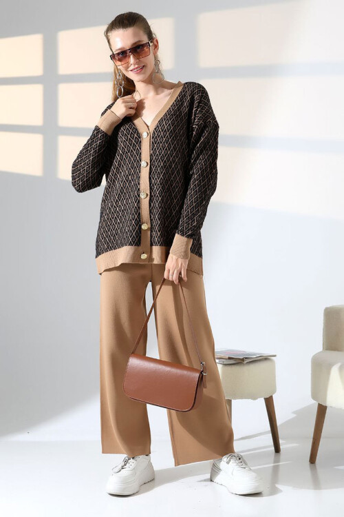 Bisküvi V Yaka Düğmeli Hırka Ve Pantolon Alt Üst Triko Takım BCES-252011