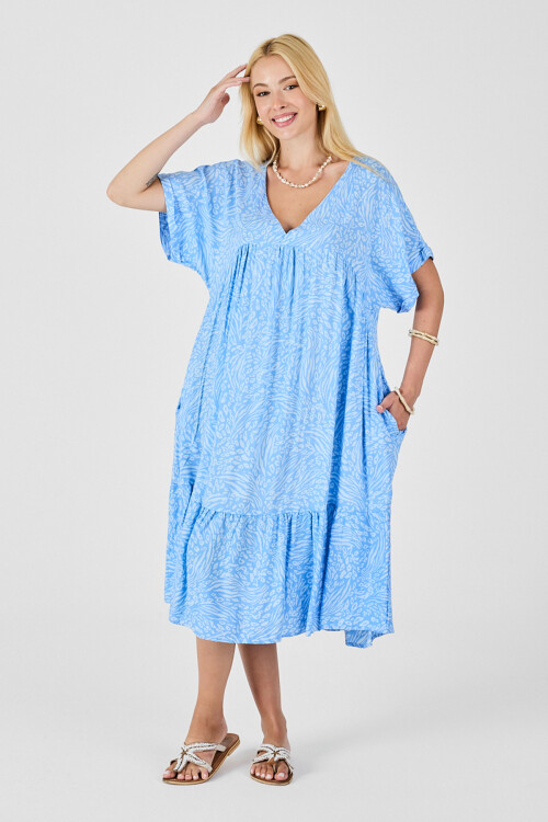 Buz Mavi V Yaka Oversize Kesim Desenli Çift Cepli Volanlı Elbise BCVL-254028