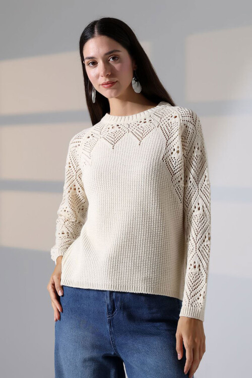 Ekru Bisiklet Yaka Motif İşlemeli Triko Kazak BCES-252036