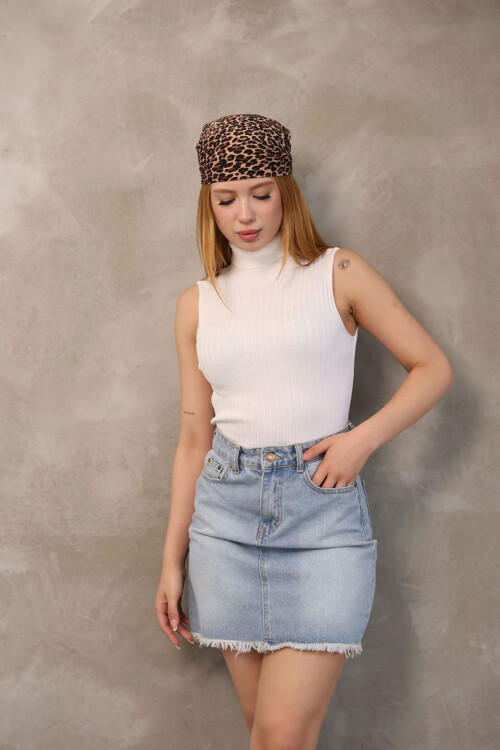 Ekru Kolsuz Boğazlı Triko Bluz BCES-252012