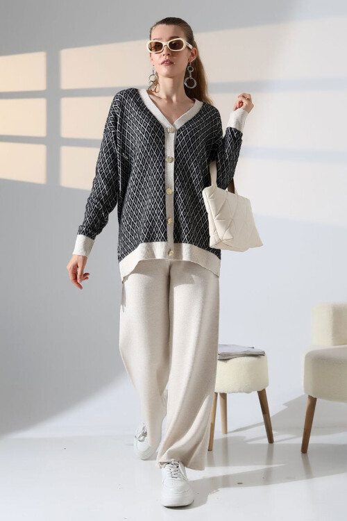 Ekru V Yaka Düğmeli Hırka Ve Pantolon Alt Üst Triko Takım BCES-252011