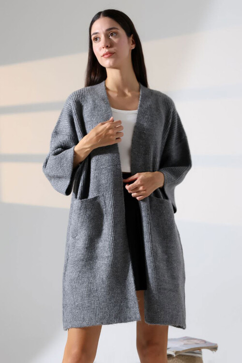 Gri Çift Cepli Yarım Kol Uzun Boy Triko Hırka BCES-252019