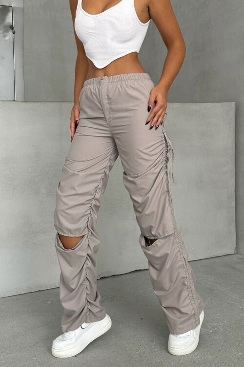 Gri Dizi Yırtmaçlı Paraşüt Kumaş Tasarım Jogger Pantolon BCHN-25W26704