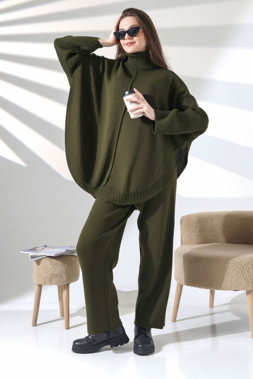 Haki Boğazlı Salaş Kesim Kazak Ve Fit Pantolon Alt Üst Triko Takım BCES-252033