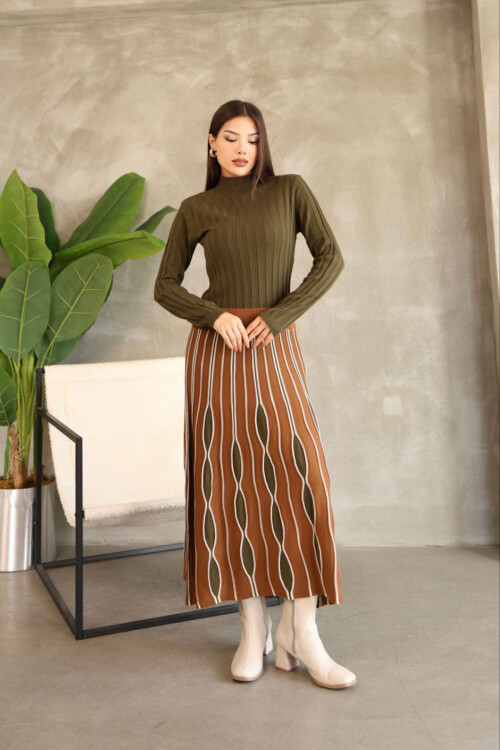 Haki Dik Yaka Etek Görünümlü Tek Parça Desenli Triko Elbise BCES-252020