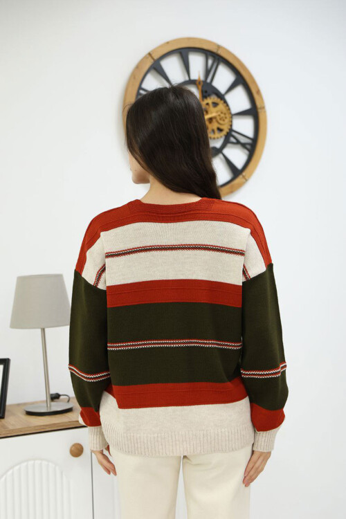 Haki V Yaka Çizgi Bloklu Triko Kazak BCES-252018