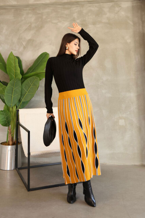 Hardal Dik Yaka Etek Görünümlü Tek Parça Desenli Triko Elbise BCES-252020