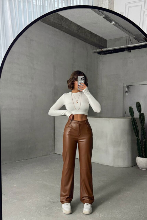 Kahverengi Çift Cepli Fit Kesim Suni Deri Pantolon BCHN-25267542