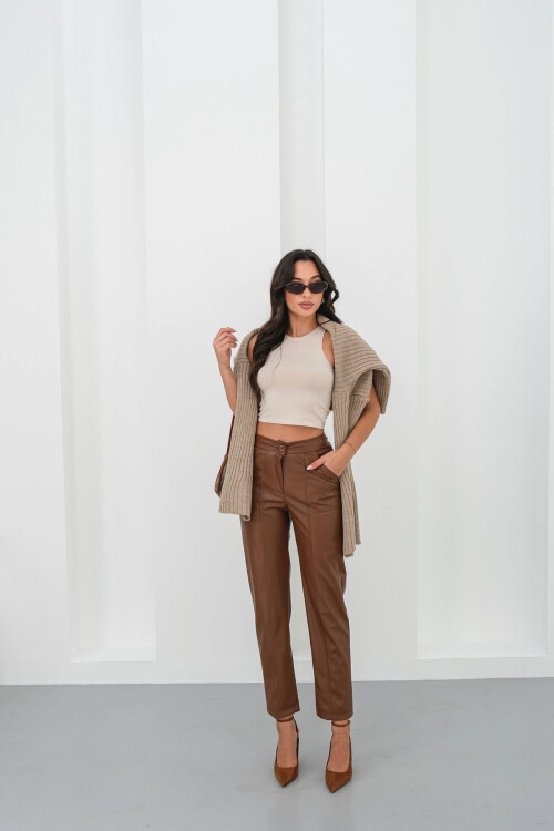 Kahverengi Çift Cepli Önü Dikiş Detaylı Suni Deri Pantolon BCHN-25265098