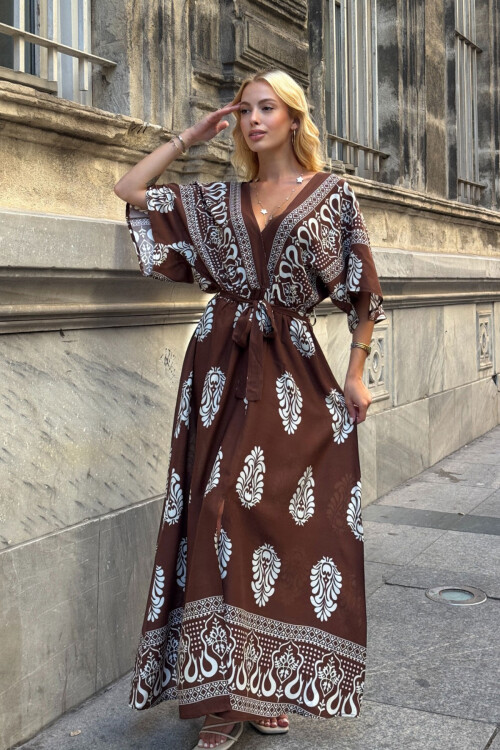 Kahverengi V Yaka Maxi Boy Yırtmaçlı Desenli Viscon Dokuma Elbise BCVL-25V208