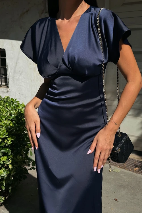 Lacivert V Yaka Göğüs Drapeli Saten Elbise