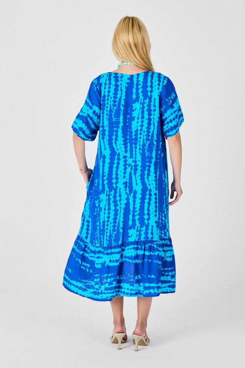 Mavi Batik Desenli V Yaka Eteği Volanlı Oversize Elbise