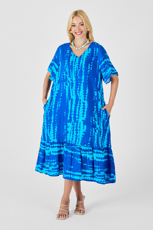 Mavi Batik Desenli V Yaka Eteği Volanlı Oversize Elbise