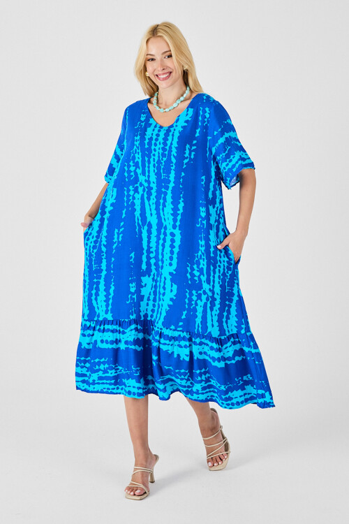 Mavi Batik Desenli V Yaka Eteği Volanlı Oversize Elbise