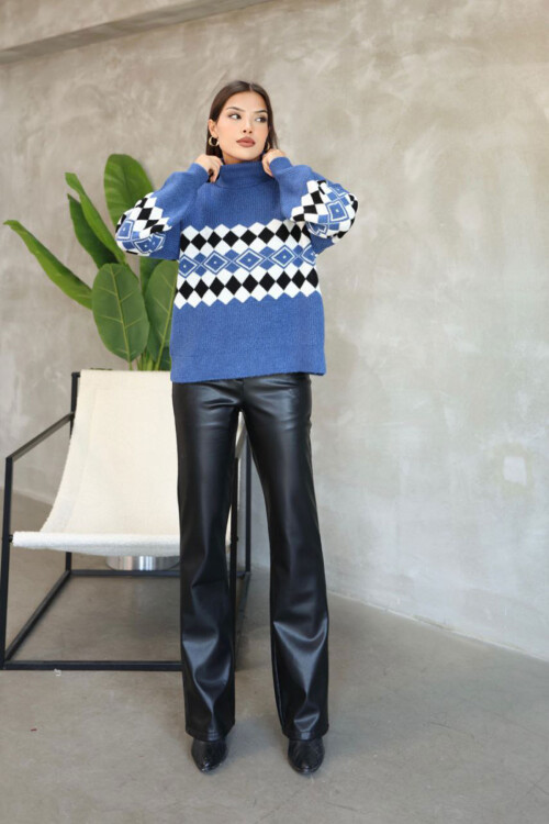 Mavi Boğazlı Desenli Triko Kazak BCES-252010