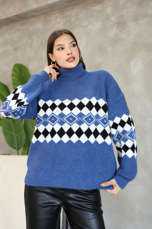 Mavi Boğazlı Desenli Triko Kazak BCES-252010