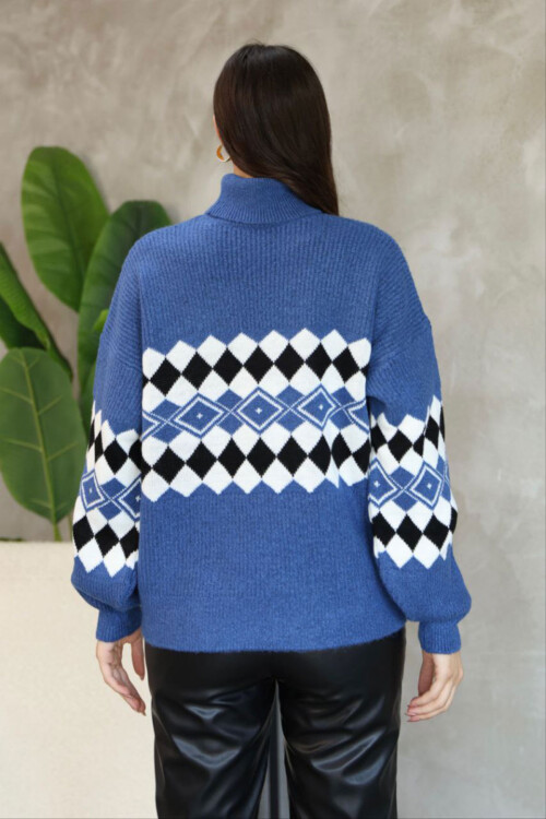 Mavi Boğazlı Desenli Triko Kazak BCES-252010