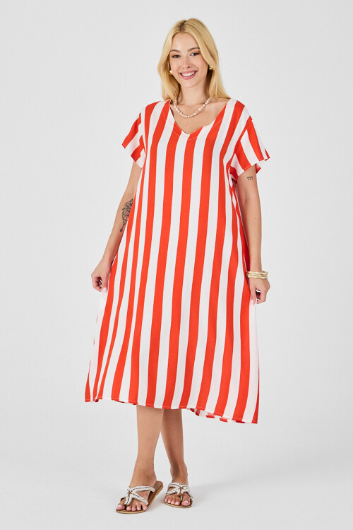 Mercan V Yaka Kısa Kollu Rahat Kesim Elbise