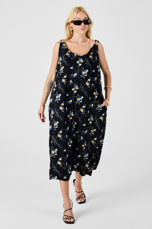 Siyah Askılı Boncuk Detaylı Çift Cepli Desenli Salaş Elbise