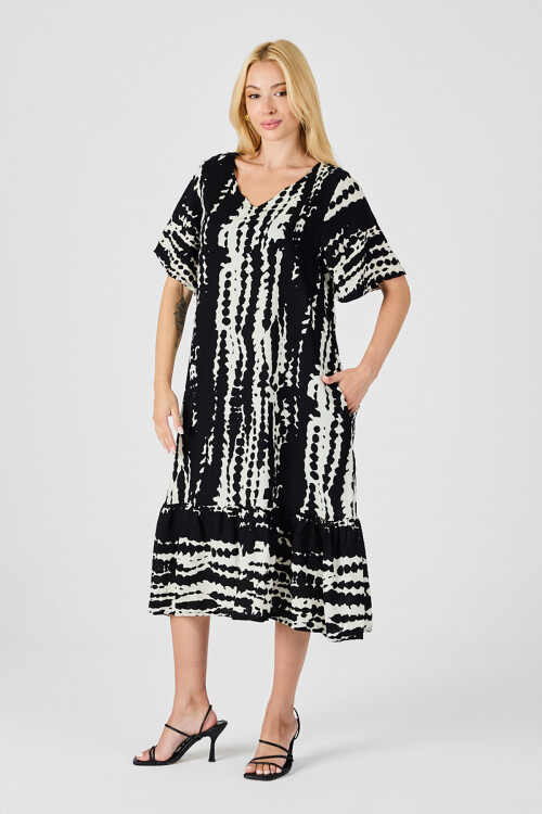 Siyah Batik Desenli V Yaka Eteği Volanlı Oversize Elbise