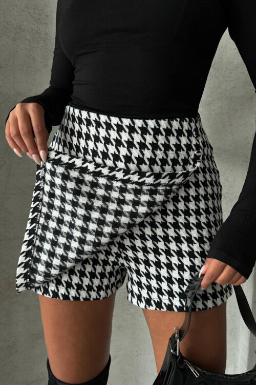 Siyah-Beyaz 2 Düğmeli Tüvit Kumaş Şort Etek BCHN-2526414