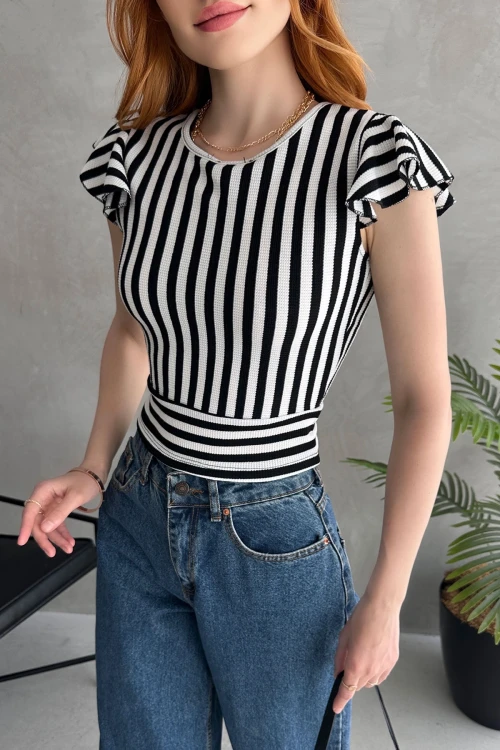 Siyah Beyaz Sırtı Fiyonk Bağlamalı Çizgi Detaylı Crop Bluz