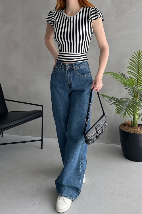 Siyah Beyaz Sırtı Fiyonk Bağlamalı Çizgi Detaylı Crop Bluz