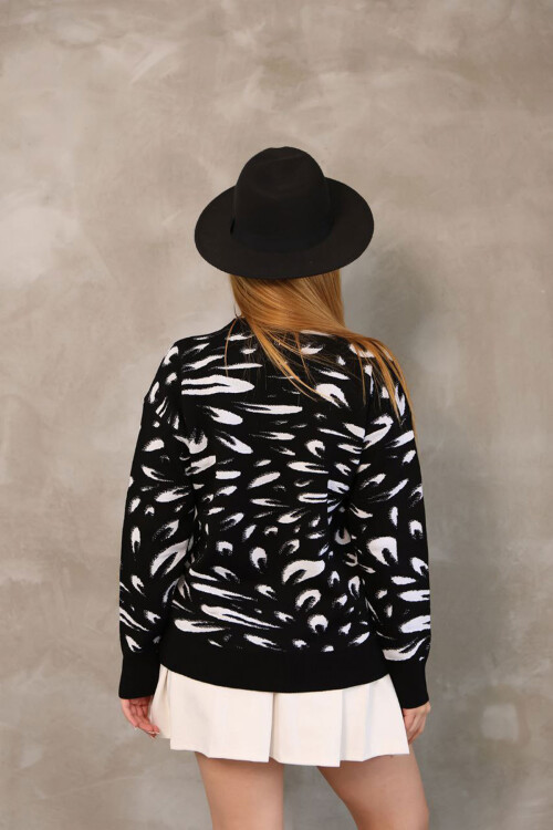 Siyah Bisiklet Yaka Desenli Triko Kazak BCES-252032