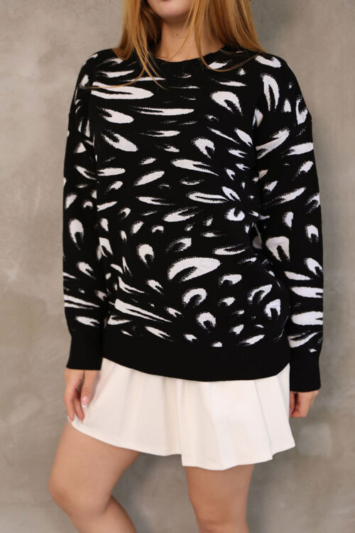 Siyah Bisiklet Yaka Desenli Triko Kazak BCES-252032