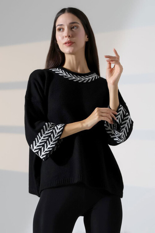 Siyah Bisiklet Yaka Desenli Triko Kazak BCES-252038