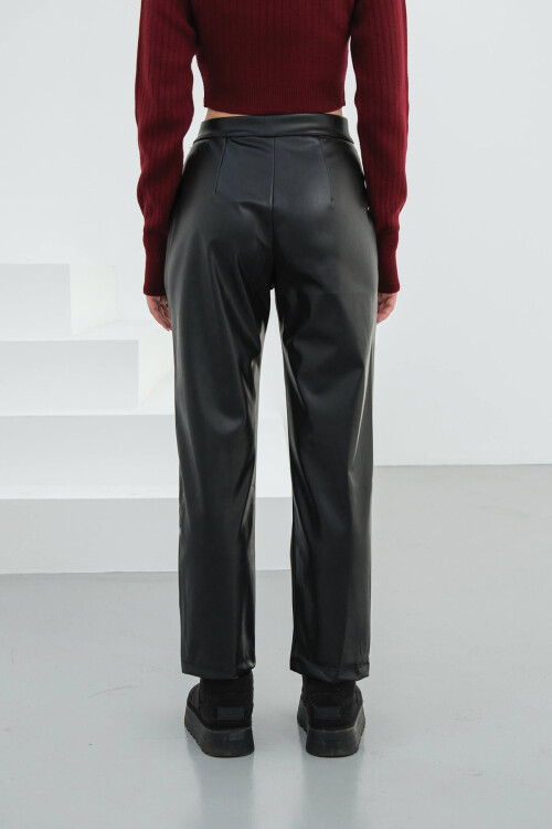 Siyah Çift Cepli Önü Dikiş Detaylı Suni Deri Pantolon BCHN-25265098