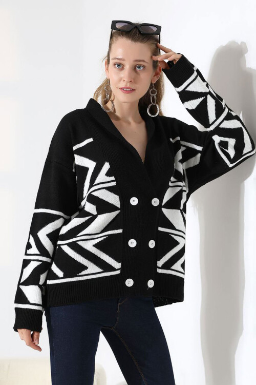 Siyah Çift Düğme Detaylı Desenli Triko Hırka BCES-252021