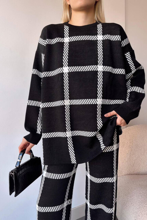 Siyah Çizgi Desenli Bisiklet Yaka Kazak Ve Palazzo Pantolon Alt Üst Triko Takım BCHN-25T260