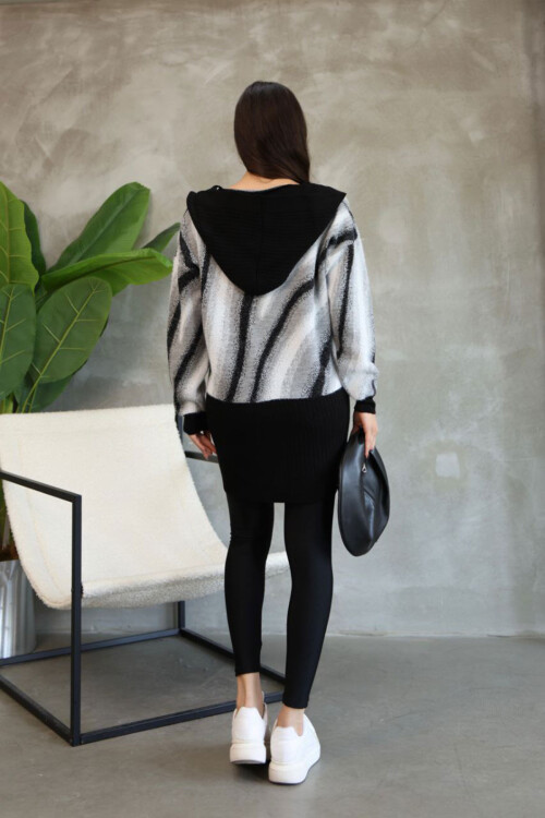 Siyah Desenli Düğme Detaylı Triko Hırka BCES-252025