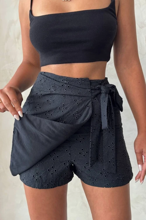 Siyah Dokuma Güpürlü Astarlı Şort Etek BCHN-25255075