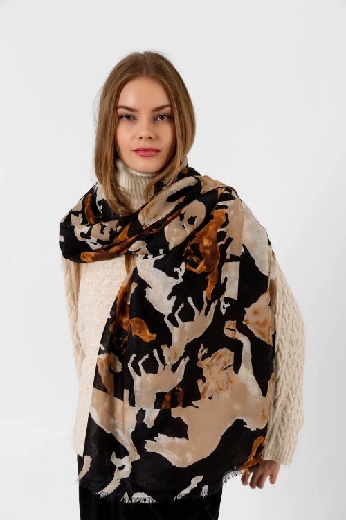 Siyah Geyik Desenli Şal BCNSV-2515056